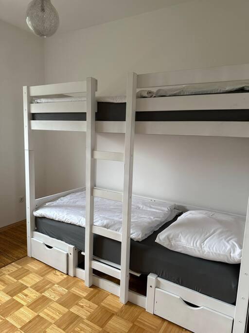 Freundliche Wohnung Naehe Weinstrasse Fuer 5 Personen Wagna Exterior foto